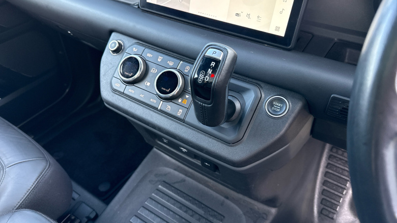 Land Rover Defender 3.0 D300 X 90 3dr Auto Diesel Estate